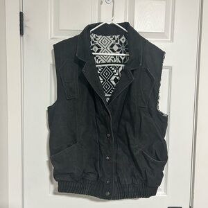 Black Sleeveless Vest with Geometric Lining